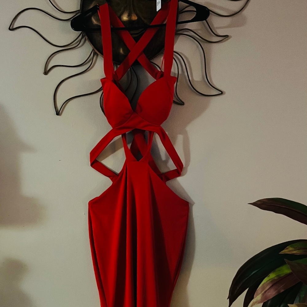 🌺BEAUTIFUL RED DRESS!